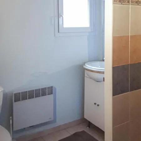 2 Bedroom In Ferienhaus Villefort (Lozere)